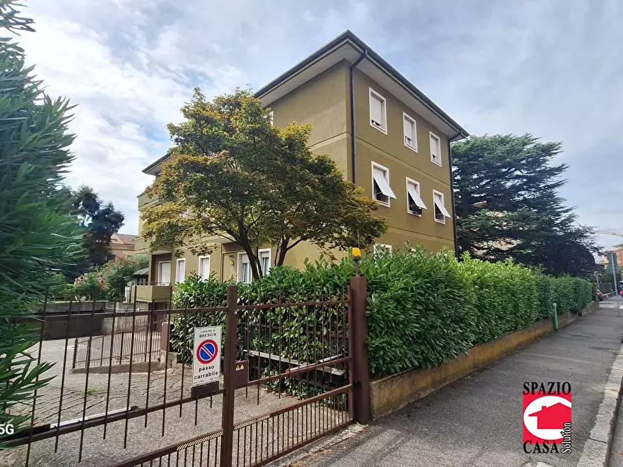 Immagine 2 di Appartamento in vendita  a Brescia