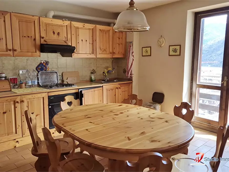 Immagine 2 di Appartamento in vendita  a Edolo