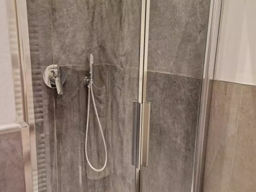 Immagine 6 di Appartamento in vendita  65 a Brescia