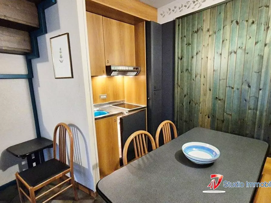 Immagine 3 di Appartamento in vendita  15 a Ponte Di Legno