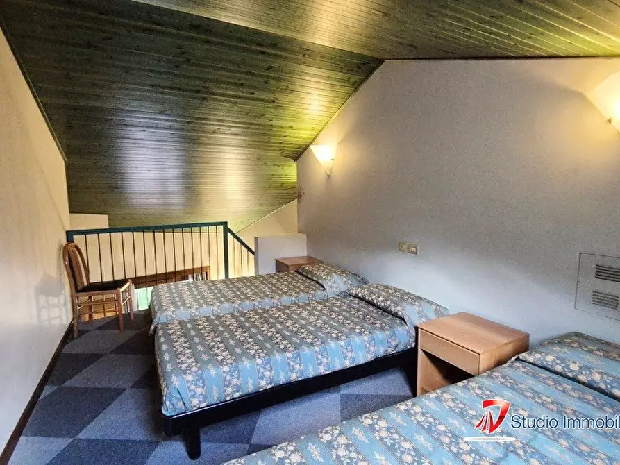 Immagine 10 di Appartamento in vendita  15 a Ponte Di Legno