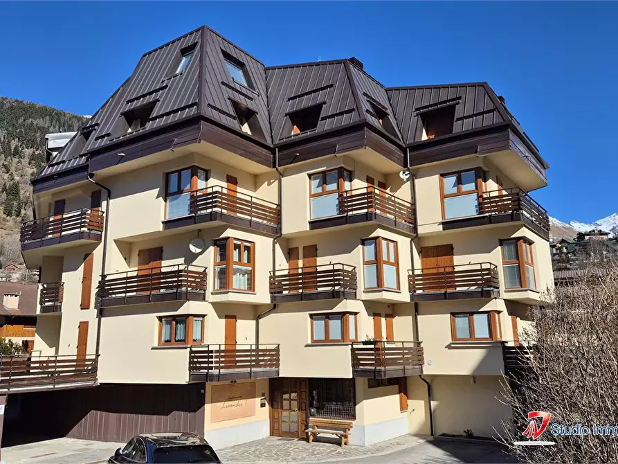 Immagine 1 di Appartamento in vendita  a Ponte Di Legno