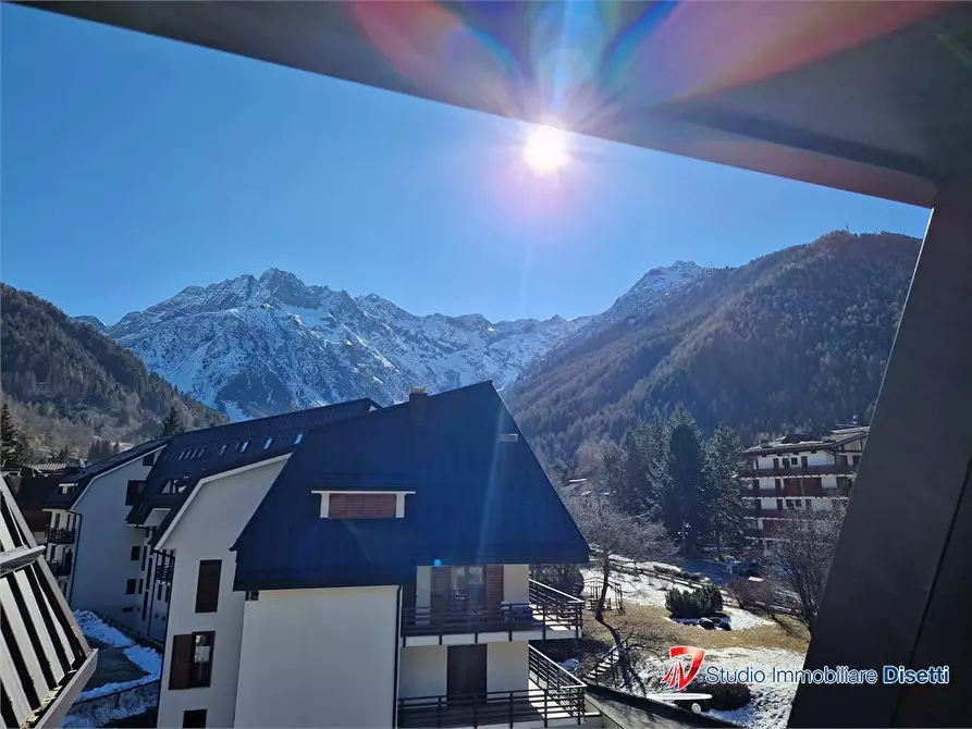 Immagine 5 di Appartamento in vendita  a Ponte Di Legno