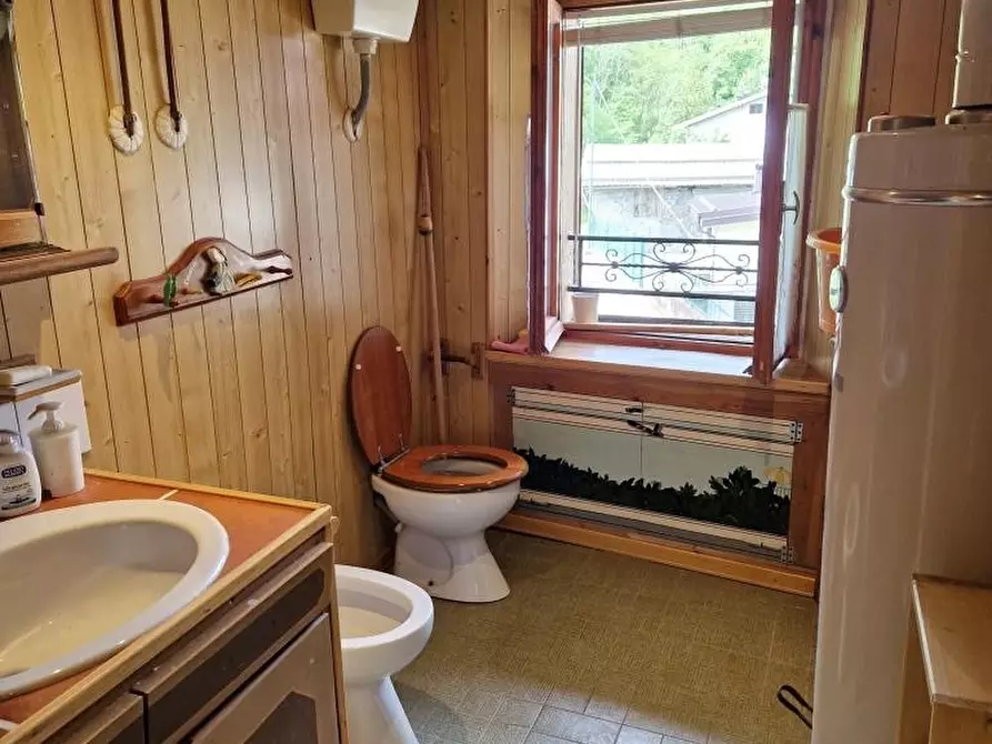 Immagine 10 di Appartamento in vendita  34 a Corteno Golgi