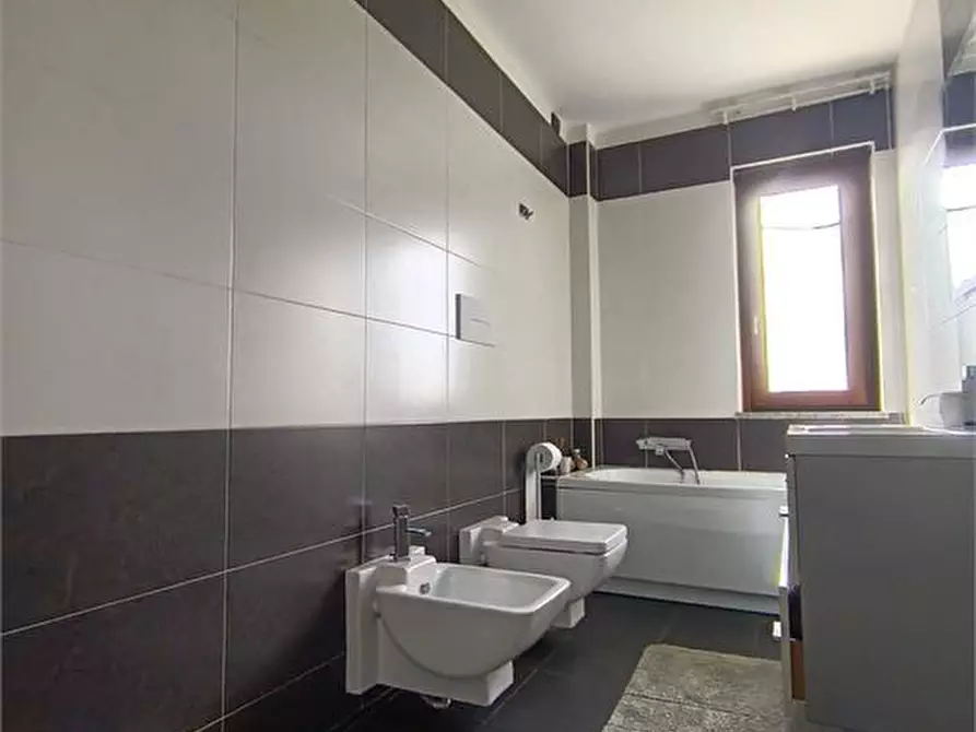 Immagine 10 di Appartamento in vendita  a Orta Di Atella