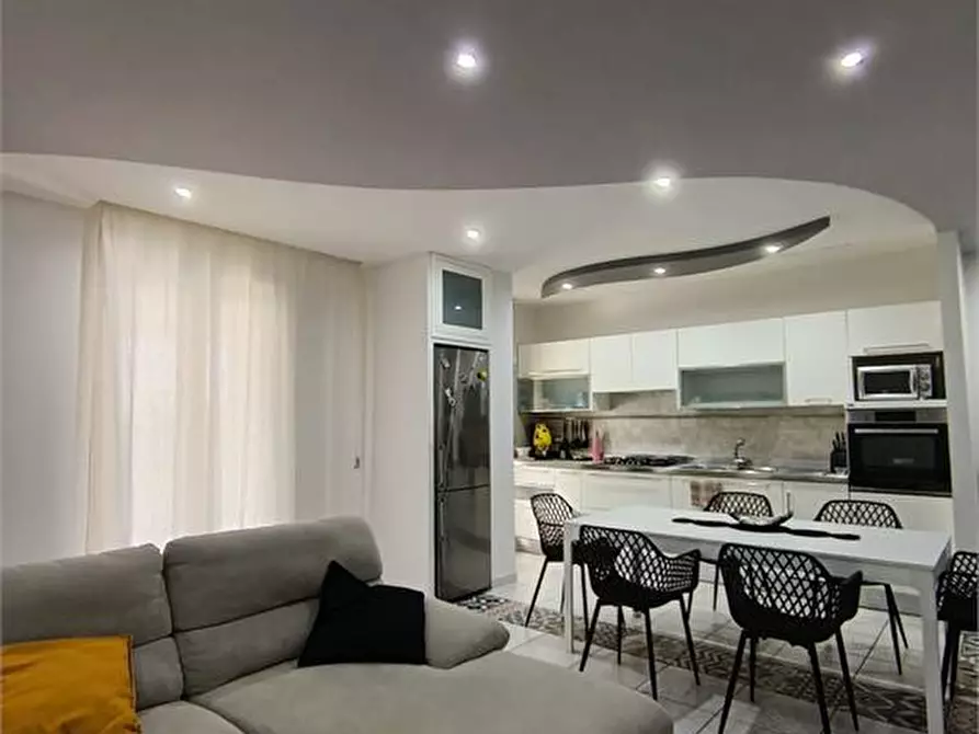 Immagine 2 di Appartamento in vendita  a Orta Di Atella