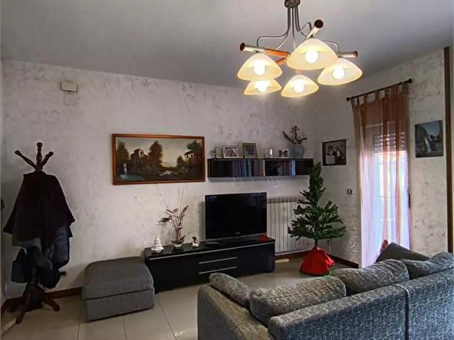 Immagine 2 di Appartamento in vendita  a Capua