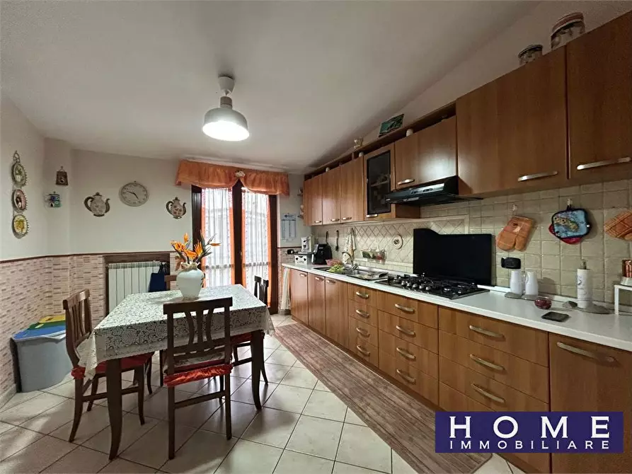 Immagine 3 di Appartamento in vendita  a Orta Di Atella