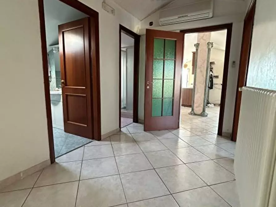 Immagine 5 di Appartamento in vendita  a Orta Di Atella