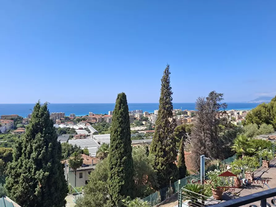 Immagine 1 di Appartamento in vendita  a Bordighera