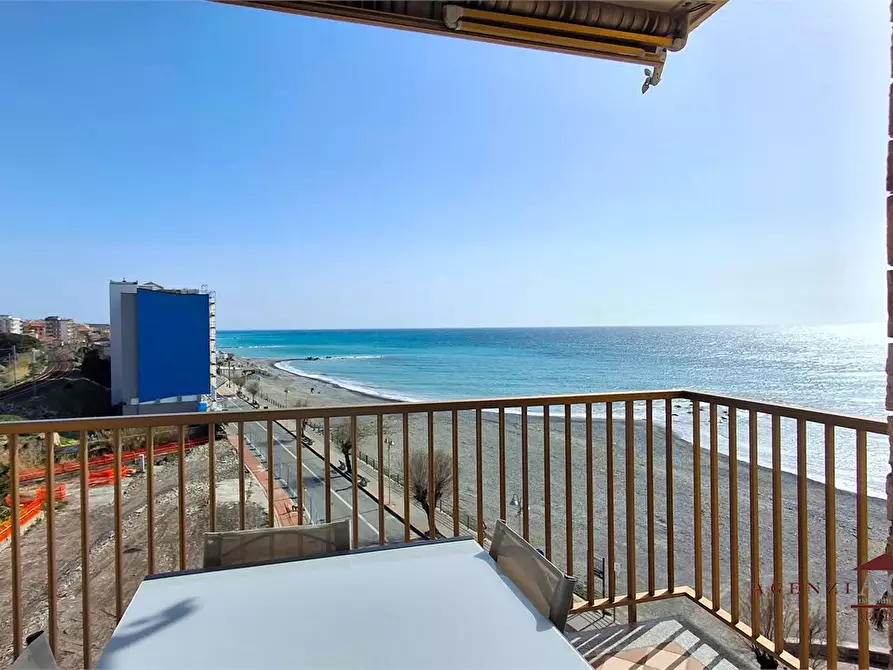 Immagine 2 di Appartamento in vendita  53 a Vallecrosia