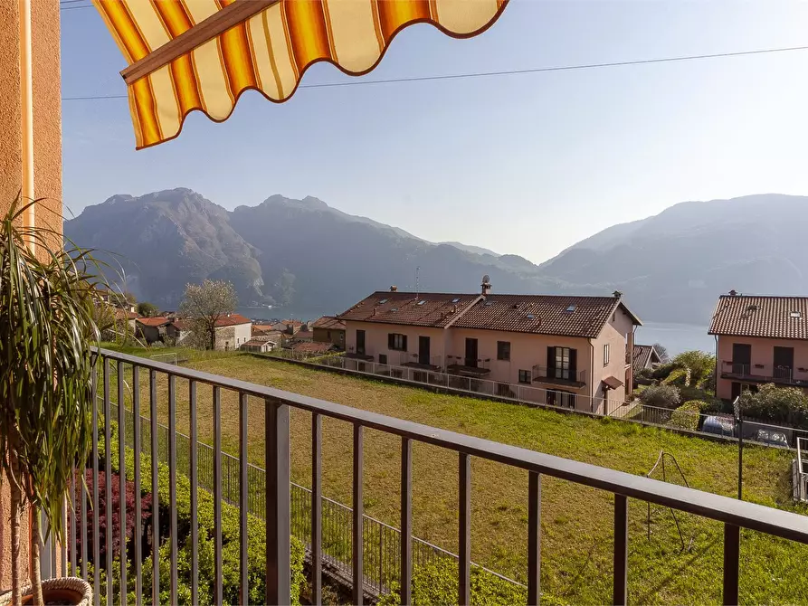 Immagine 1 di Appartamento in vendita  a Abbadia Lariana