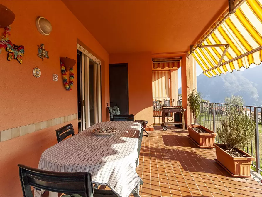 Immagine 3 di Appartamento in vendita  a Abbadia Lariana