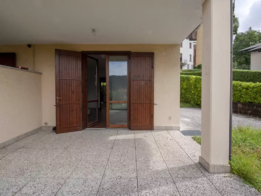 Immagine 3 di Appartamento in vendita  a Esino Lario