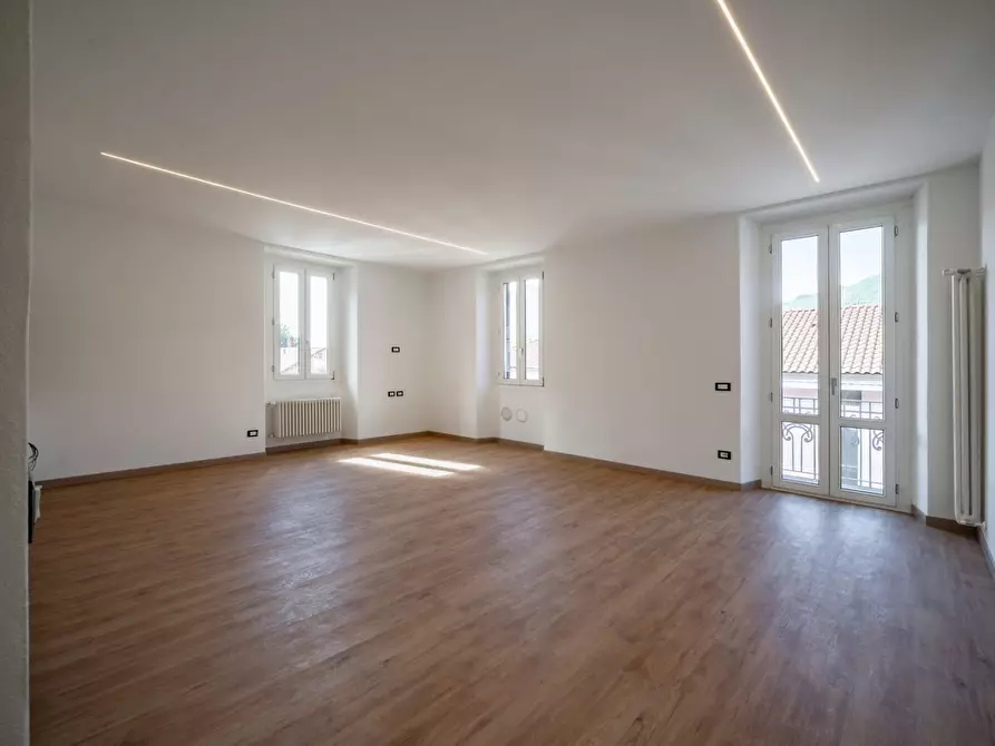 Immagine 3 di Appartamento in vendita  22 a Mandello Del Lario