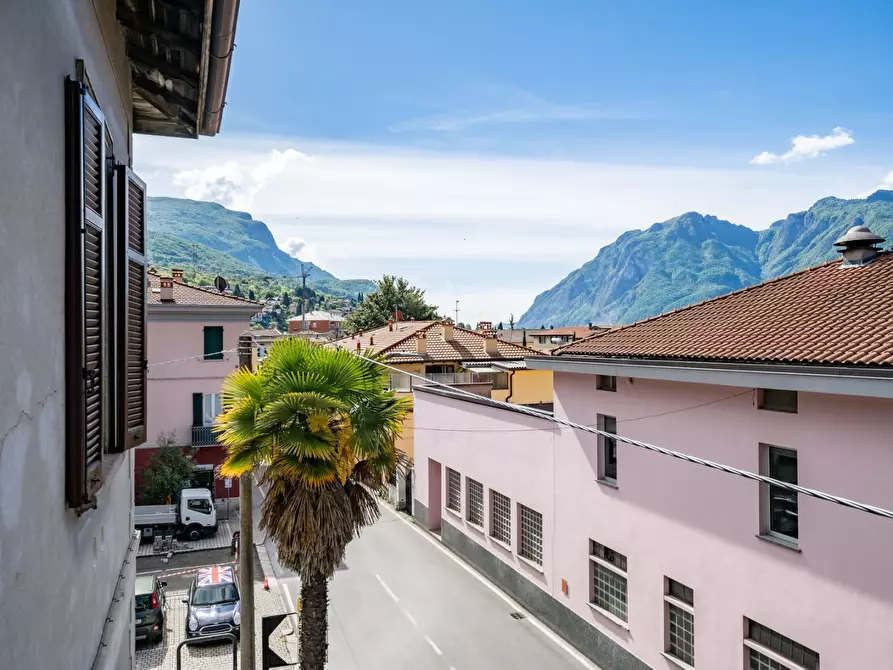 Immagine 5 di Appartamento in vendita  22 a Mandello Del Lario