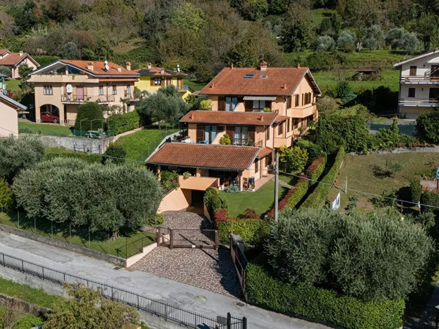 Immagine 1 di Appartamento in vendita  32 a Lierna