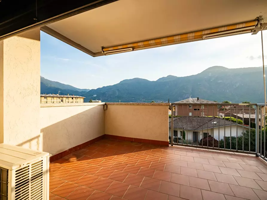 Immagine 9 di Appartamento in vendita  12 a Mandello Del Lario
