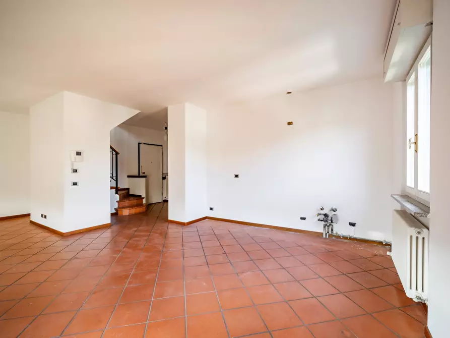 Immagine 5 di Appartamento in vendita  12 a Mandello Del Lario