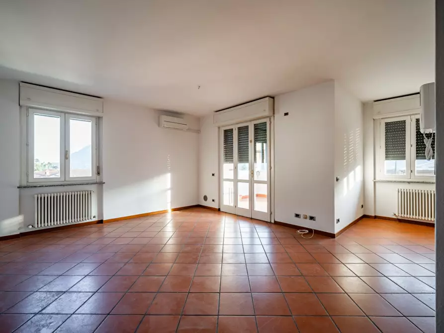 Immagine 7 di Appartamento in vendita  12 a Mandello Del Lario