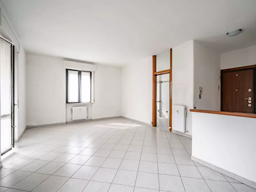 Immagine 3 di Appartamento in vendita  30 a Mandello Del Lario