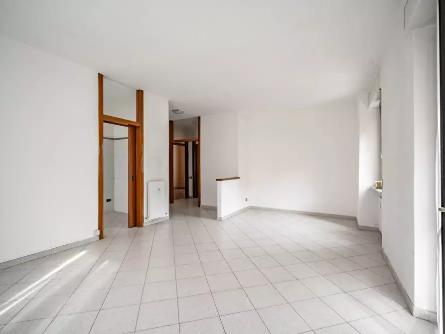 Immagine 2 di Appartamento in vendita  30 a Mandello Del Lario