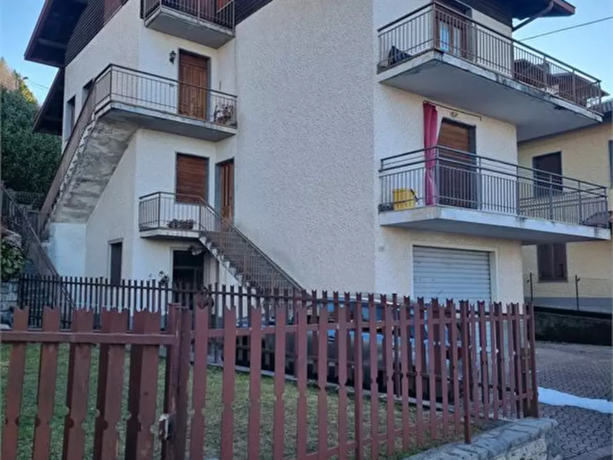 Immagine 1 di Appartamento in vendita  a Esino Lario