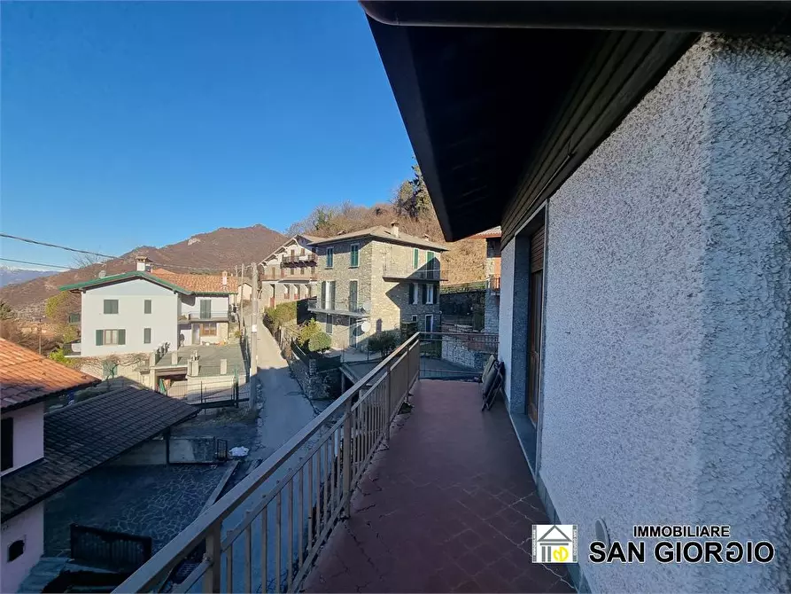Immagine 8 di Appartamento in vendita  a Esino Lario