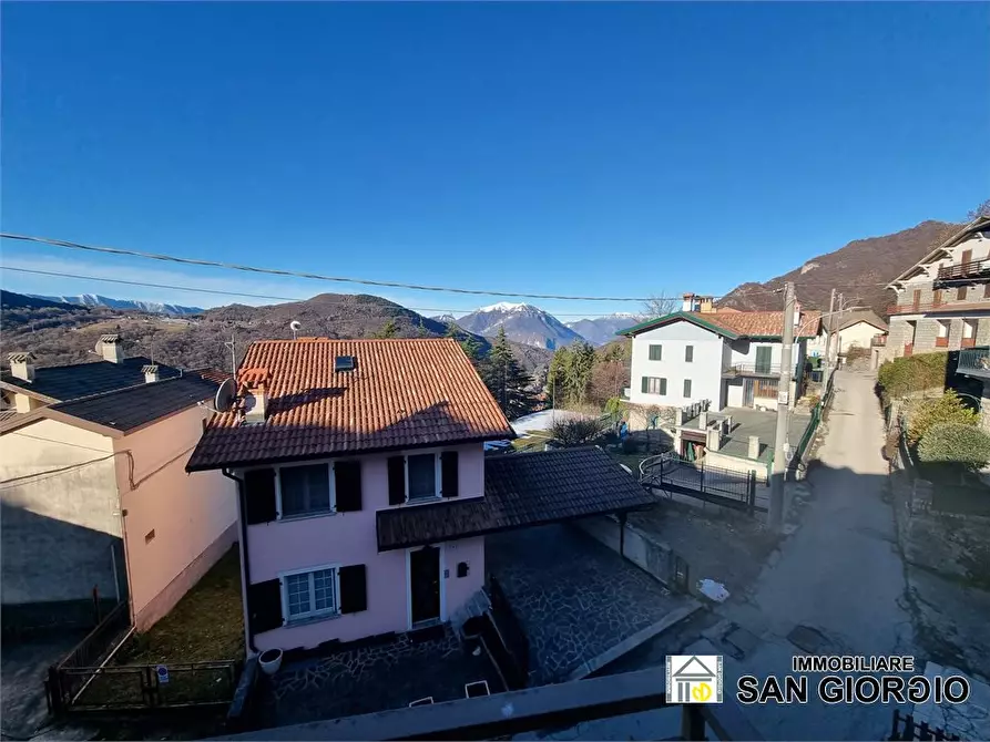 Immagine 7 di Appartamento in vendita  a Esino Lario