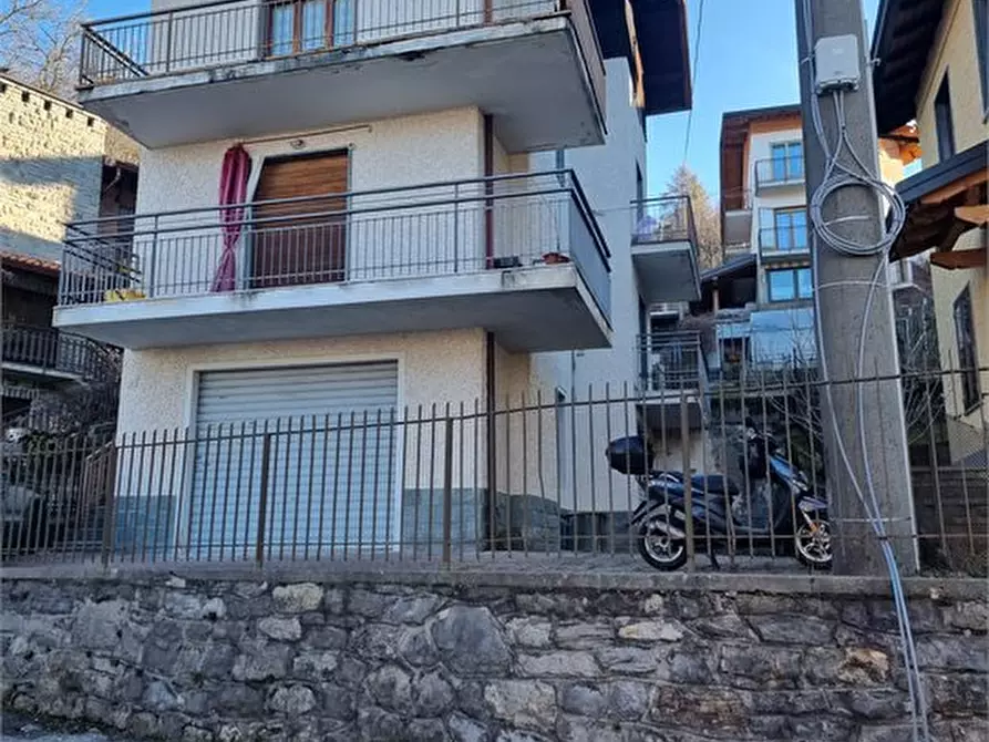 Immagine 2 di Appartamento in vendita  a Esino Lario