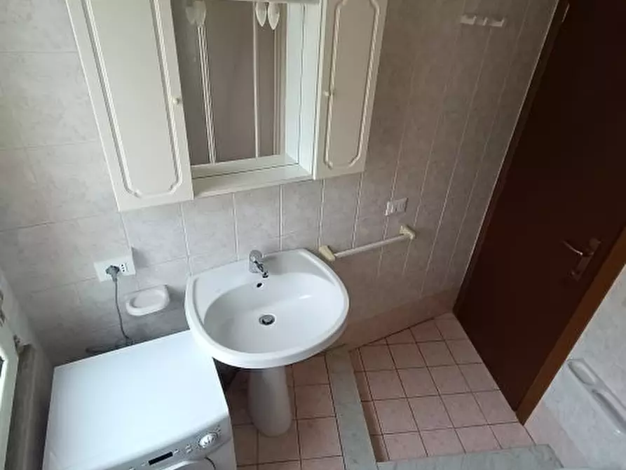 Immagine 9 di Appartamento in vendita  a Rosignano Marittimo