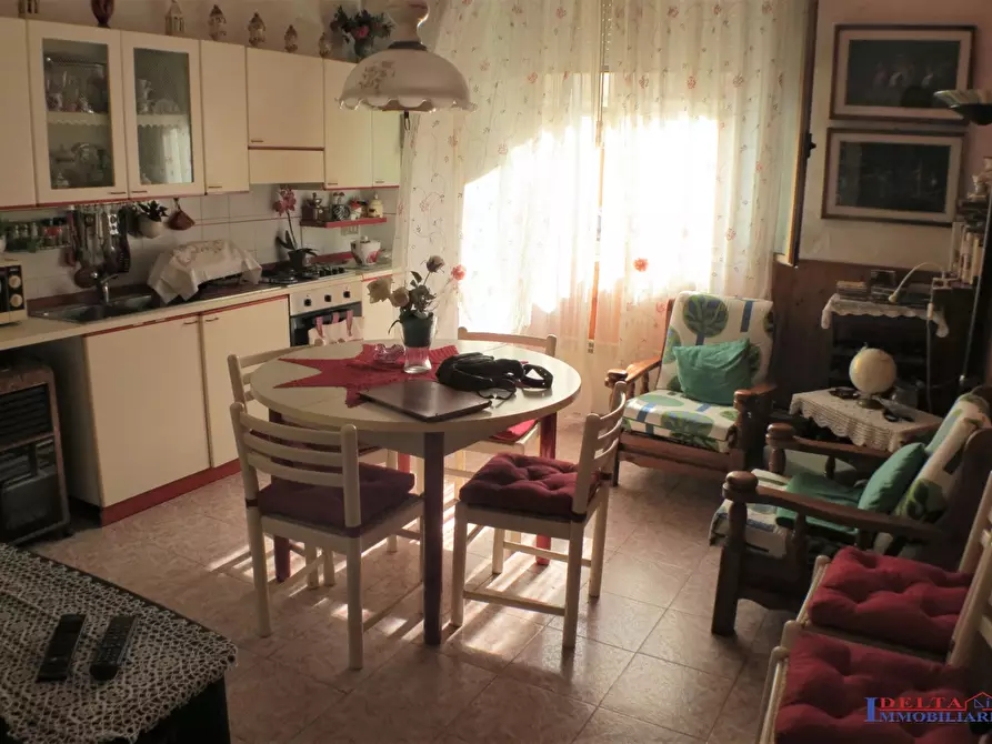 Immagine 1 di Appartamento in vendita  a Cecina