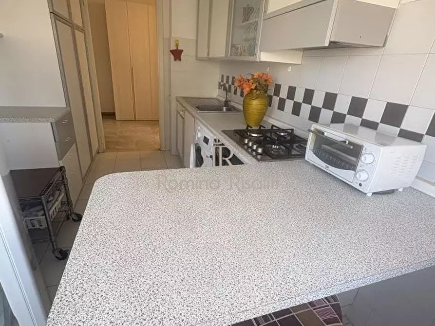 Immagine 3 di Appartamento in vendita  a Livorno