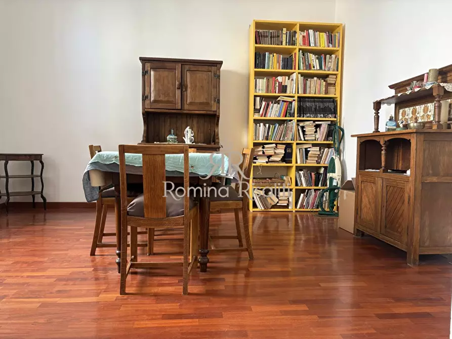 Immagine 5 di Appartamento in vendita  a Livorno