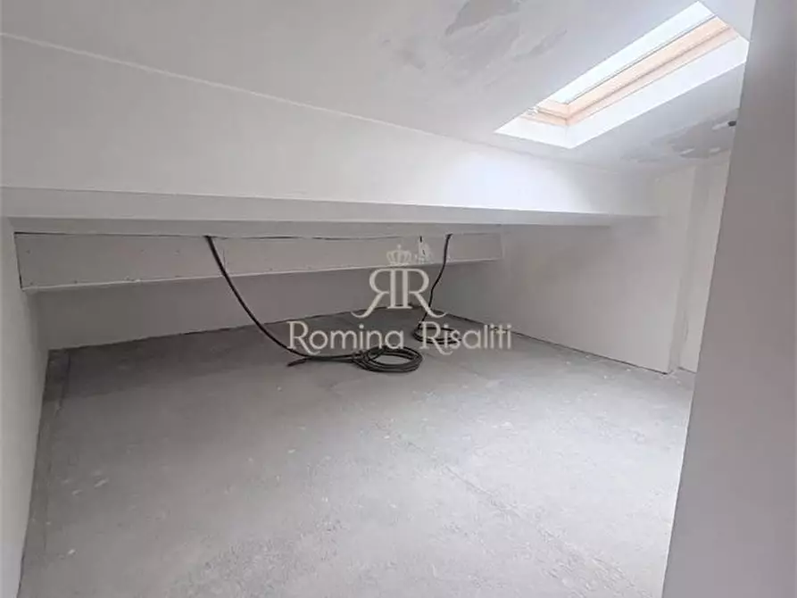 Immagine 8 di Appartamento in vendita  a Livorno