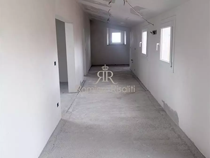 Immagine 7 di Appartamento in vendita  a Livorno