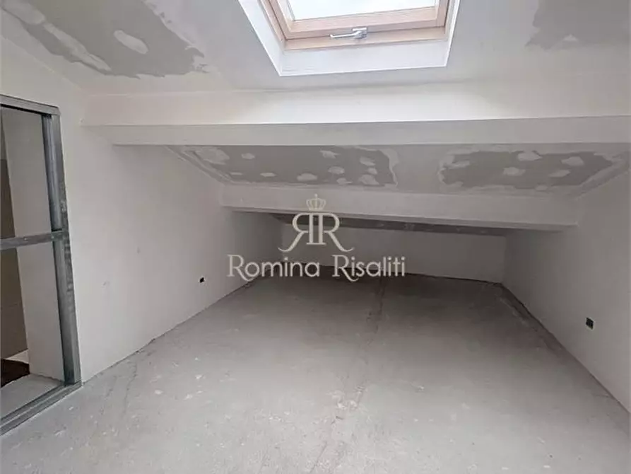 Immagine 10 di Appartamento in vendita  a Livorno