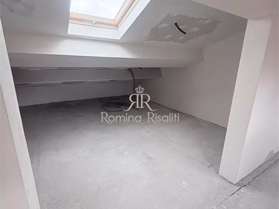 Immagine 9 di Appartamento in vendita  a Livorno