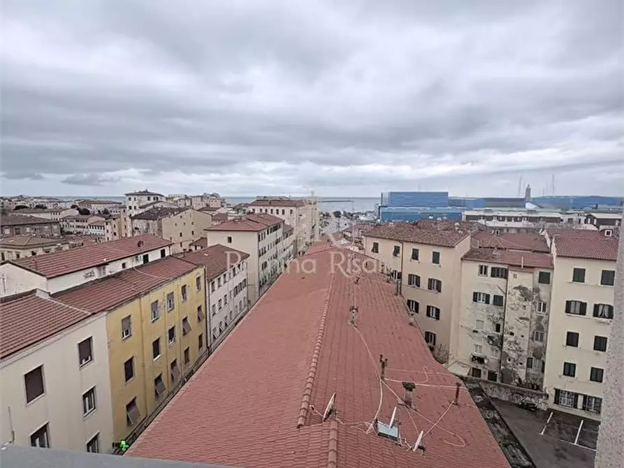 Immagine 2 di Appartamento in vendita  a Livorno