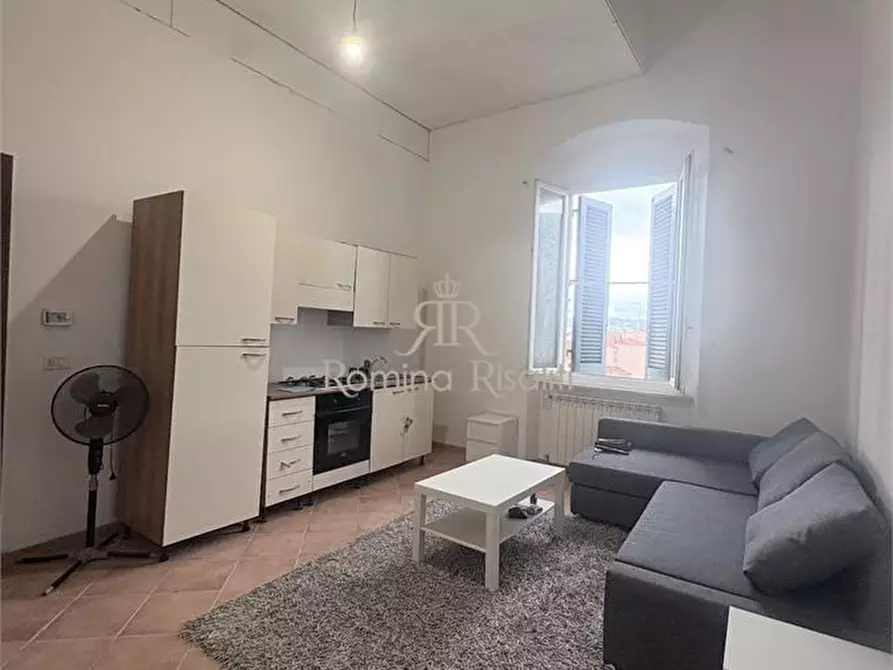 Immagine 3 di Appartamento in vendita  a Livorno