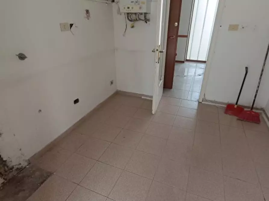 Immagine 6 di Appartamento in vendita  a Livorno