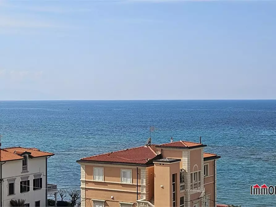 Immagine 2 di Appartamento in vendita  a San Vincenzo