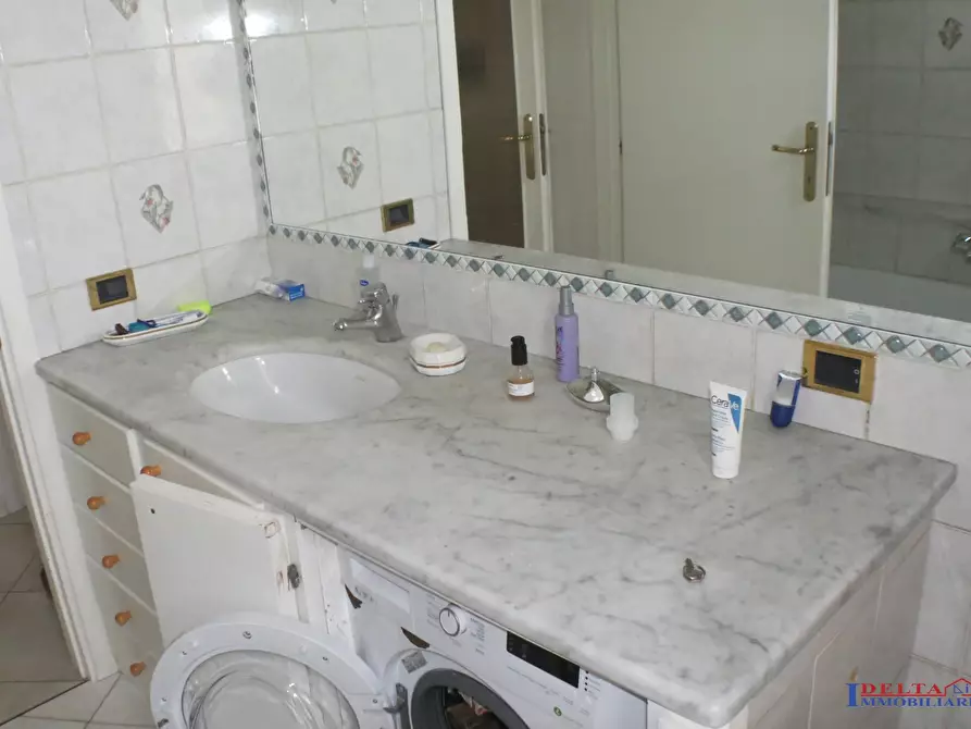 Immagine 9 di Appartamento in vendita  a Rosignano Marittimo