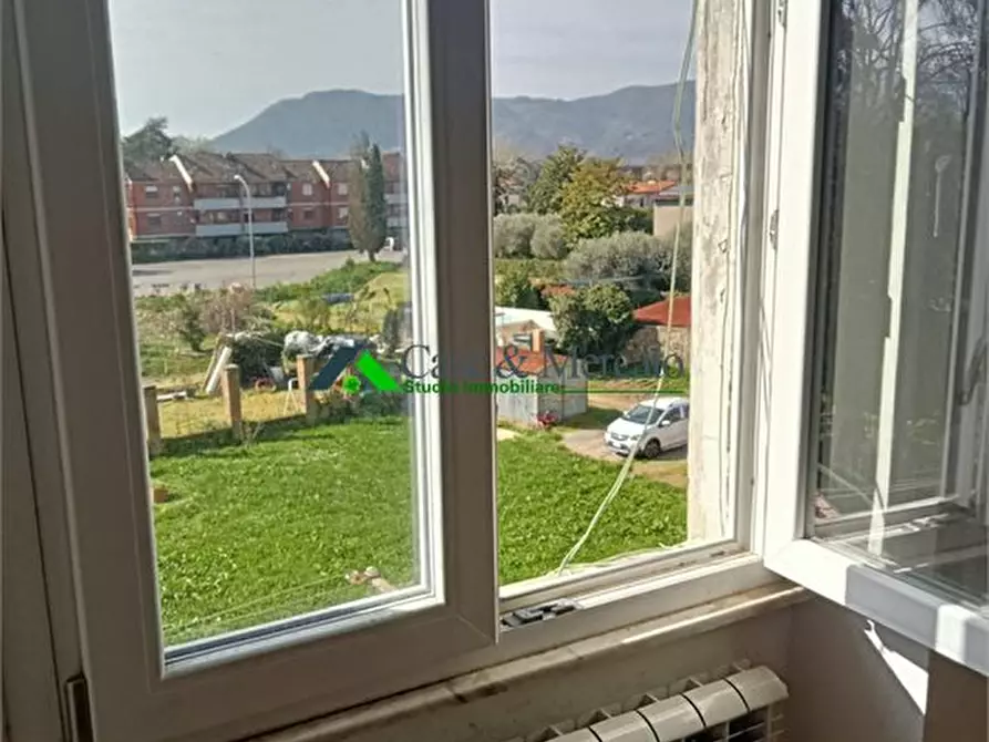 Immagine 7 di Appartamento in vendita  a Lucca