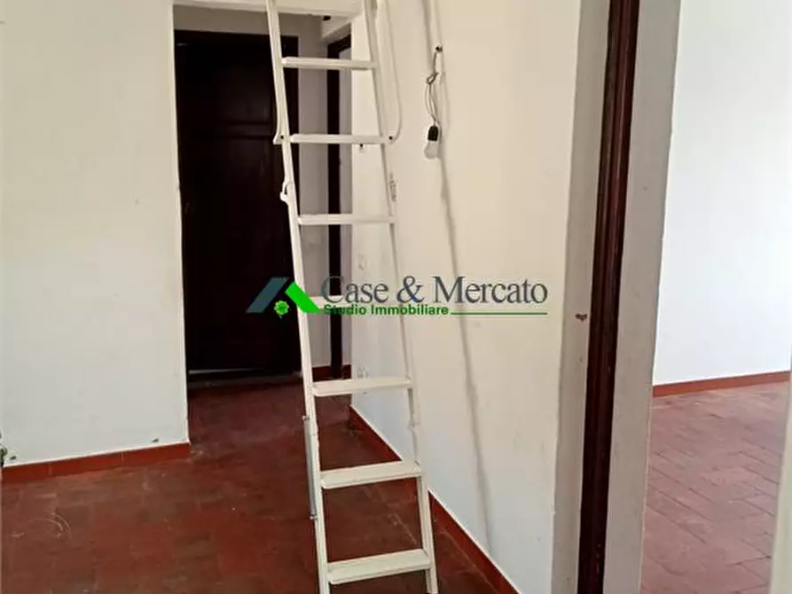 Immagine 2 di Appartamento in vendita  a Lucca