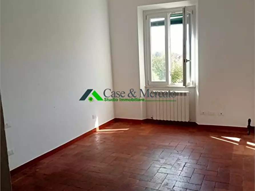 Immagine 1 di Appartamento in vendita  a Lucca