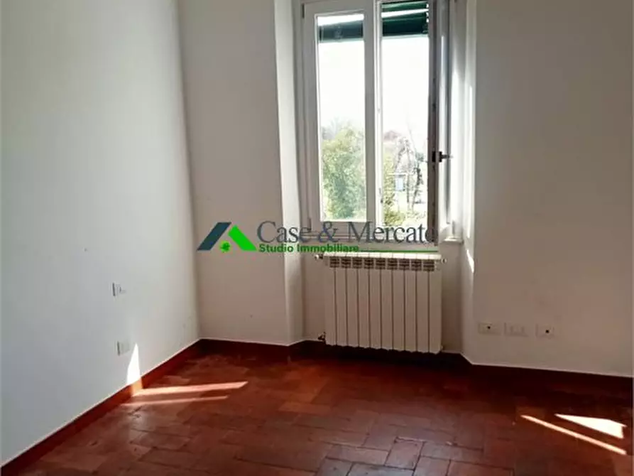 Immagine 6 di Appartamento in vendita  a Lucca