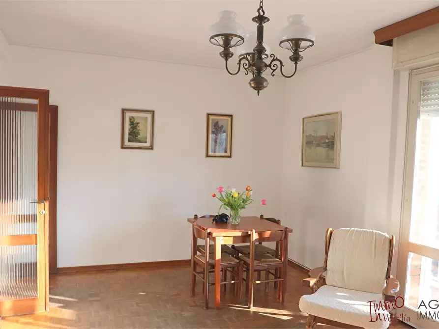 Immagine 10 di Appartamento in vendita  a Camaiore