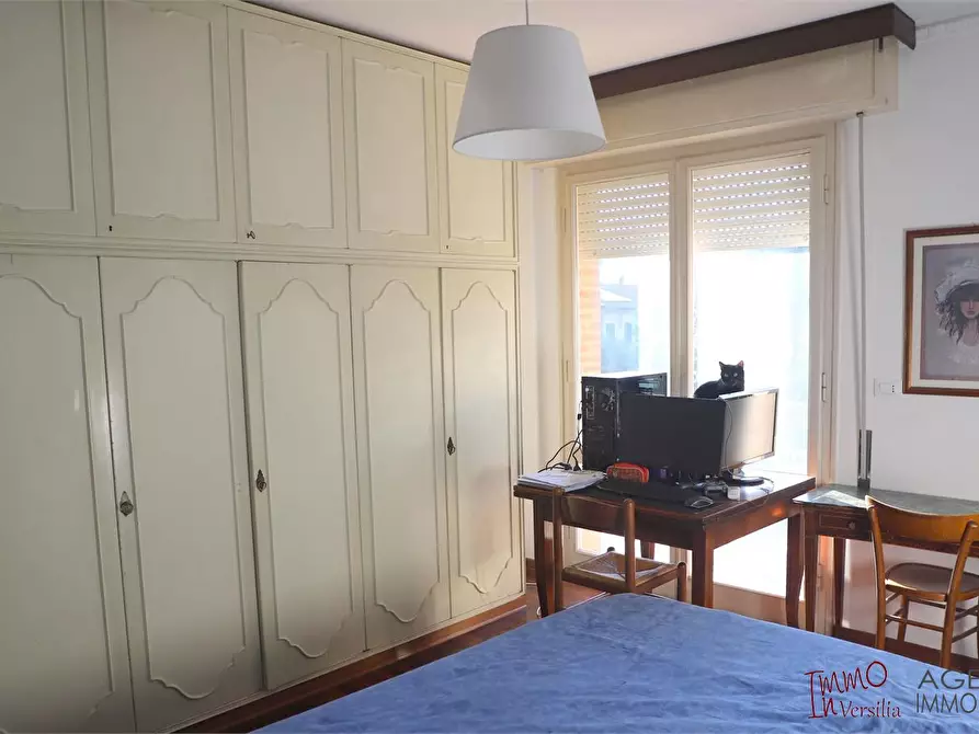 Immagine 2 di Appartamento in vendita  a Camaiore