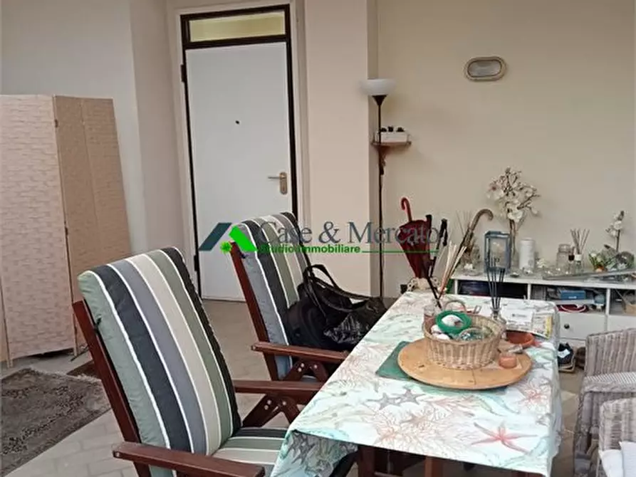 Immagine 4 di Appartamento in vendita  a Lucca